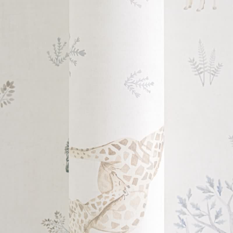 Kinderzimmer Tapete Sfarie Tiere Beige Vliestapete mit Giraffe Zebra Elefant Kindertapete (771761)