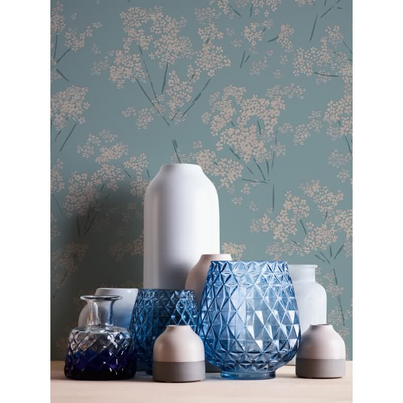 Blumentapete Blau Weiß – Vliestapete mit floralen Zweigen – Verspielt & frisch AS-Creation (395485)