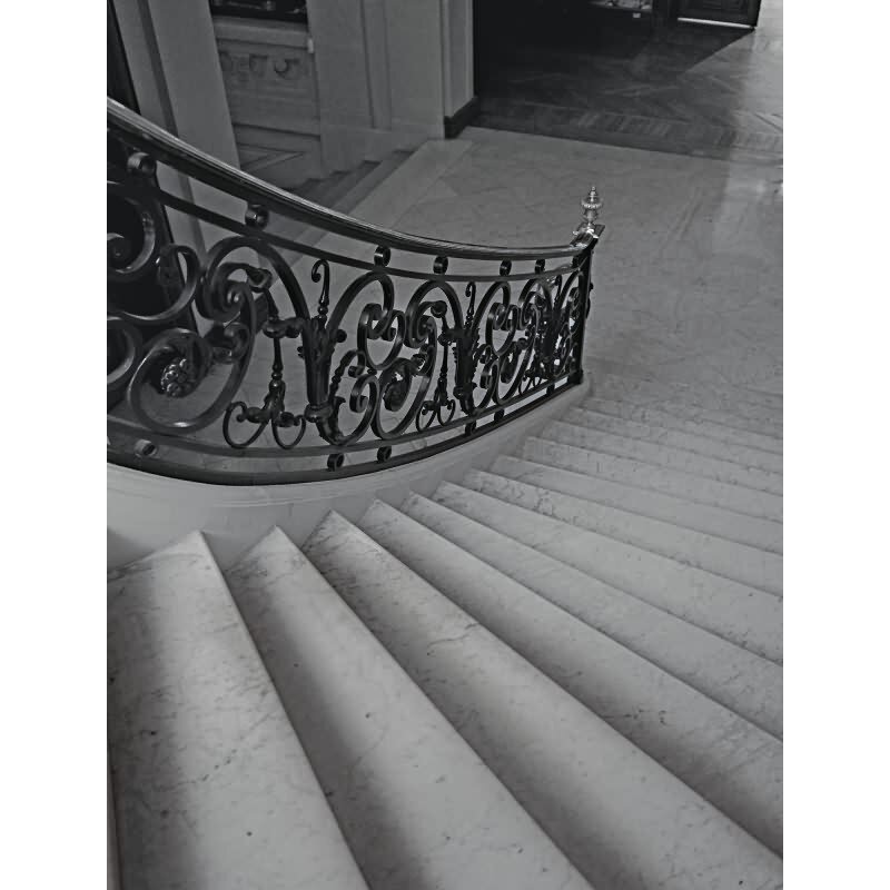 Fototapete Treppenhaus klassisch Grau Schwarz - Vliestapete mit Architekturmotiv - Wanddekoration modern livingwalls (786621)