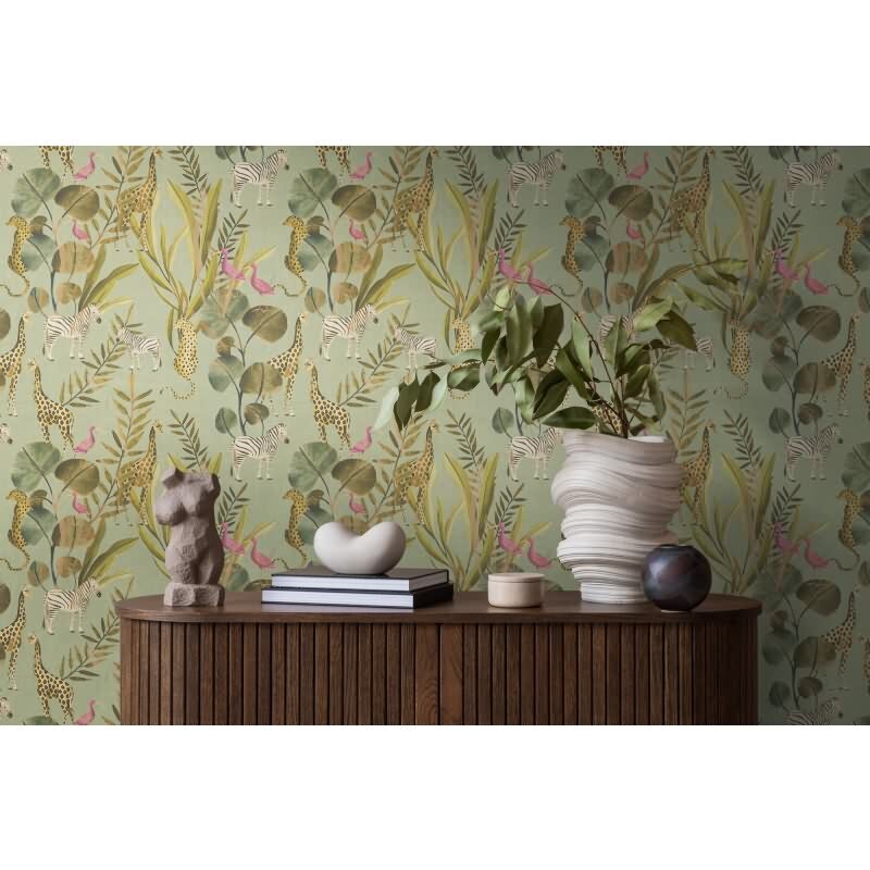 Tropische Tierwelt - Tapete mit Zebras, Giraffen & exotischen Vögeln auf grünem Hintergrund livingwalls (782181)