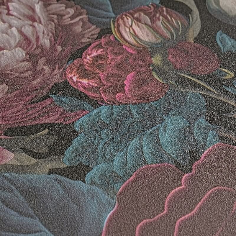 Dunkle Blumentapete mit üppigen Pfingstrosen und Schmetterlingen (399791)