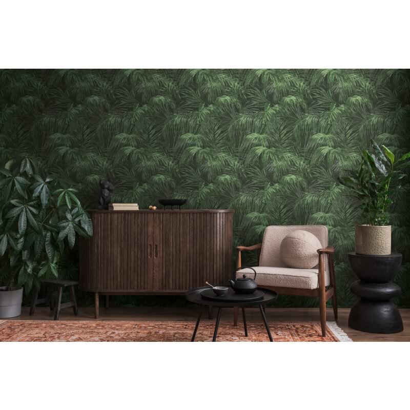 Vliestapete mit grünen Palmenblättern auf dunklem Hintergrund (399814)