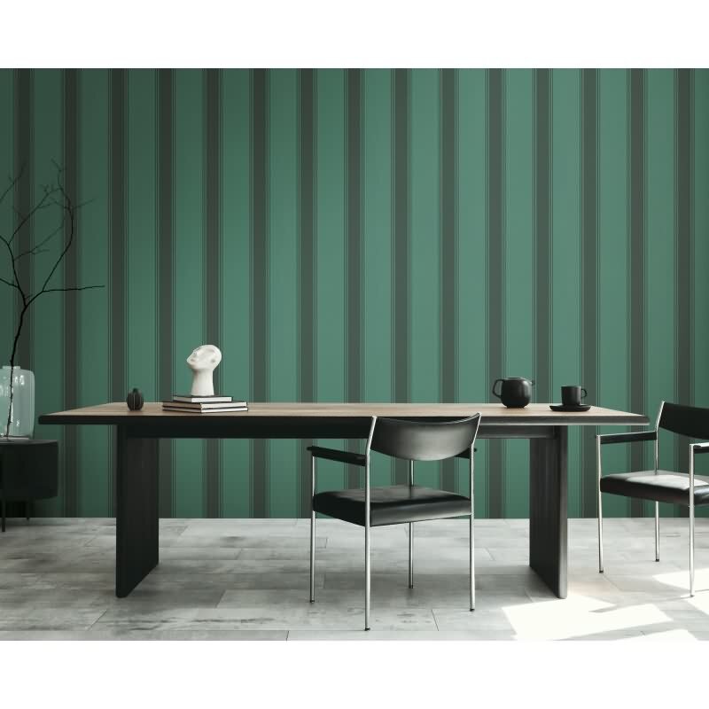 Vliestapete mit dunkelgrünen Streifen auf grünem Hintergrund (399834)