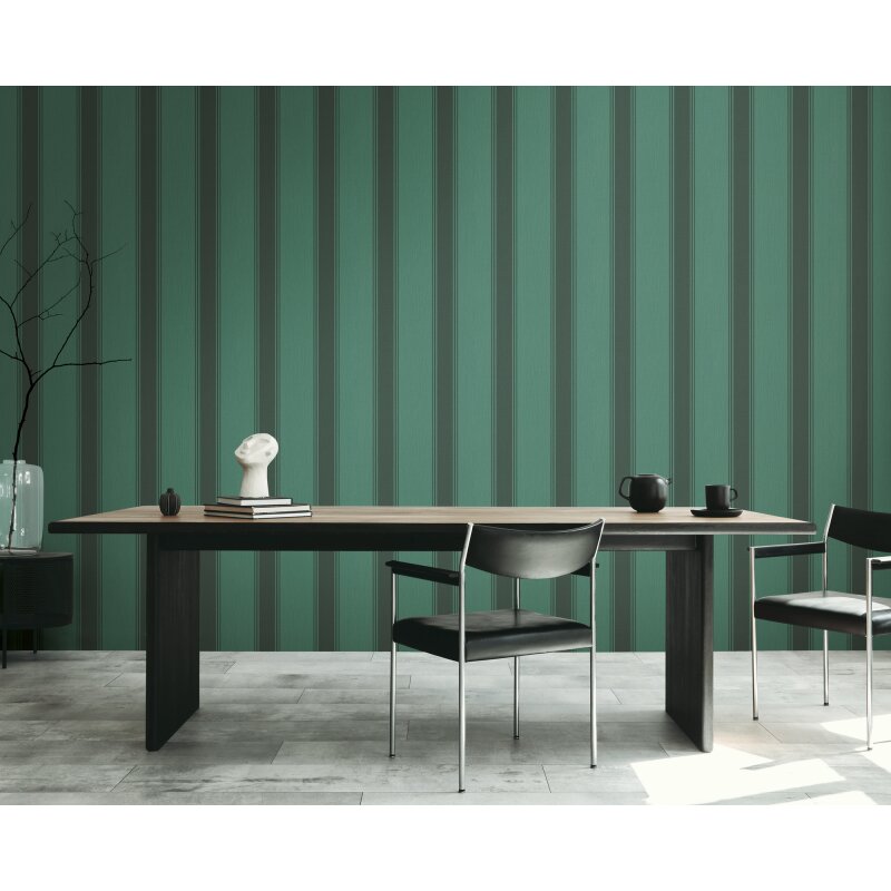Vliestapete mit dunkelgrünen Streifen auf grünem Hintergrund (399834)